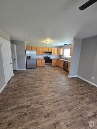 Building Photo - 413 Shade Tree Ln