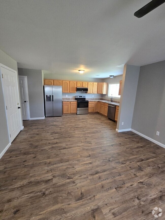 Building Photo - 413 Shade Tree Ln