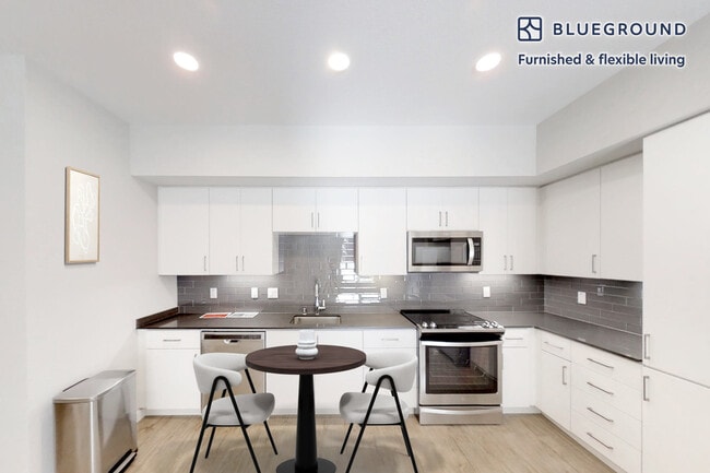 Foto del edificio - 6301 Shellmound St
