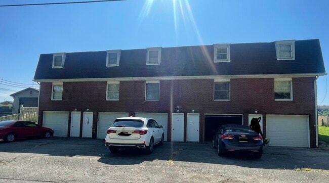 Building Photo - 155 Garfield Way