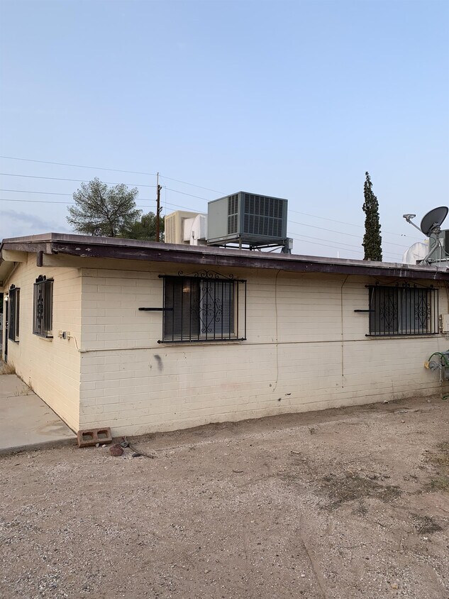 Foto principal - 2115 E 18th St