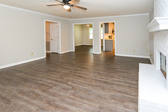 Foto del edificio - 157 Greenwood Dr
