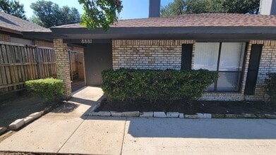 Building Photo - 8881 Thompson Cir