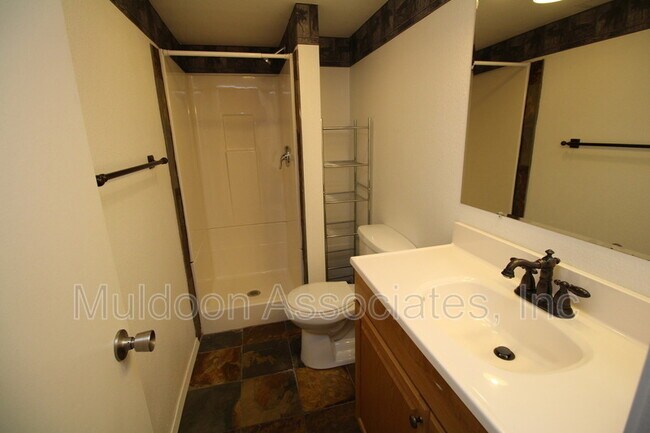 Foto del edificio - 6724 Lost Springs Dr