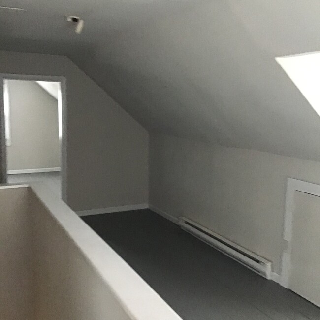 Building Photo - 206 Mardick Rd