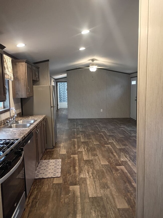 Building Photo - Marybelle Estates MHC