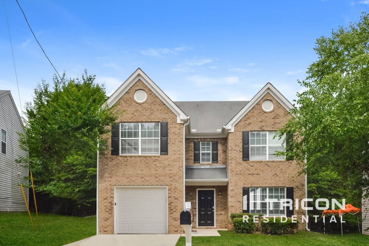 7052 Ravenwood Lane Lithonia GA House Rental in Stonecrest, GA