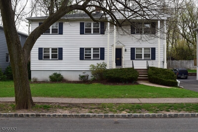 Primary Photo - 133 Midland Ave