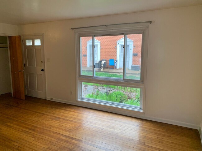 Foto del edificio - Two story townhouse