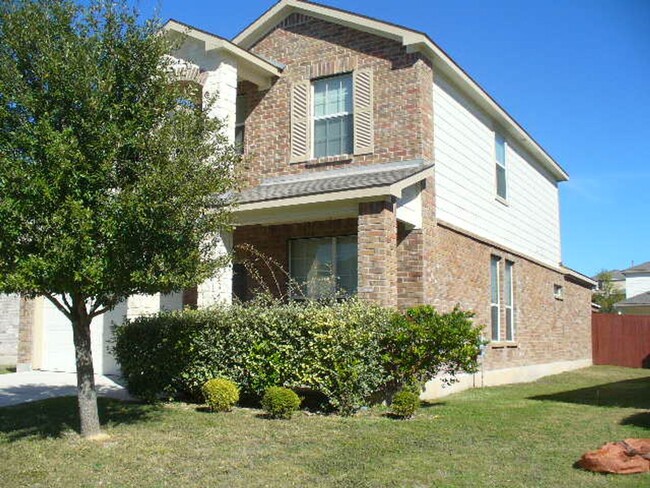 Foto del edificio - Spacious 2 Story Ready For Move-In