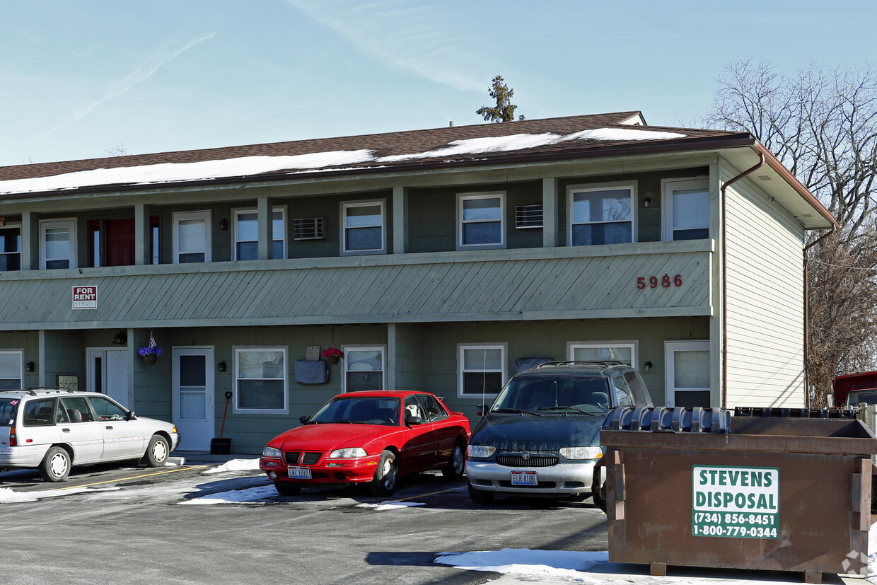 Building Photo - 5986 Edgewater Dr
