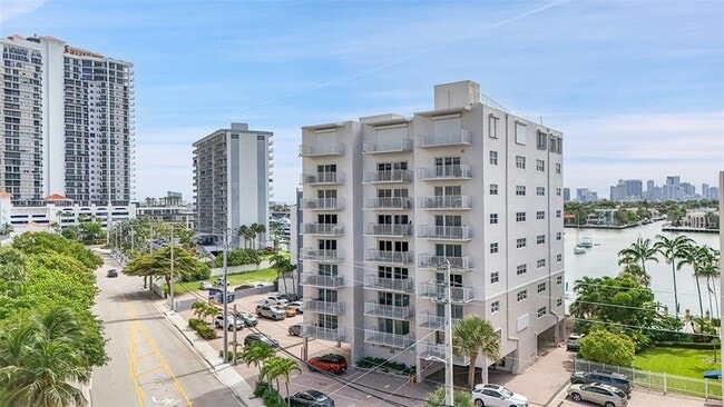 Foto del edificio - 95 N Birch Rd