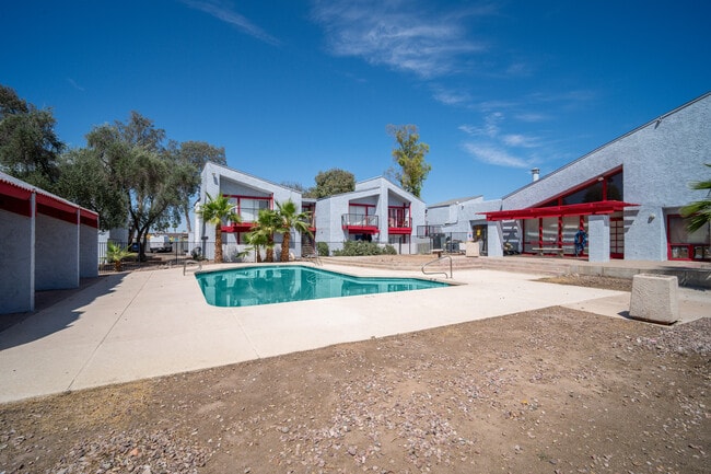 Building Photo - Phoenician Palms