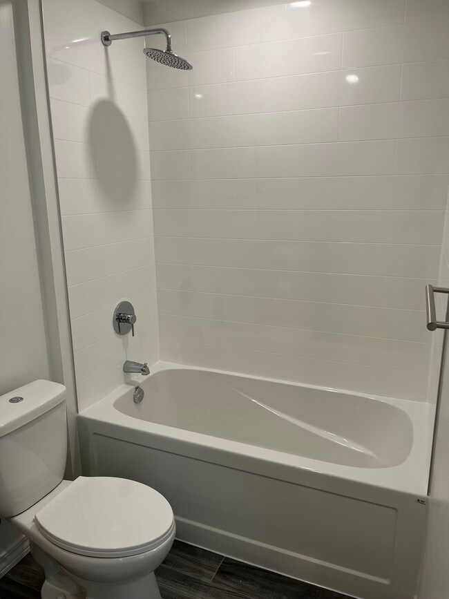 Building Photo - 181 Elmira Rd S