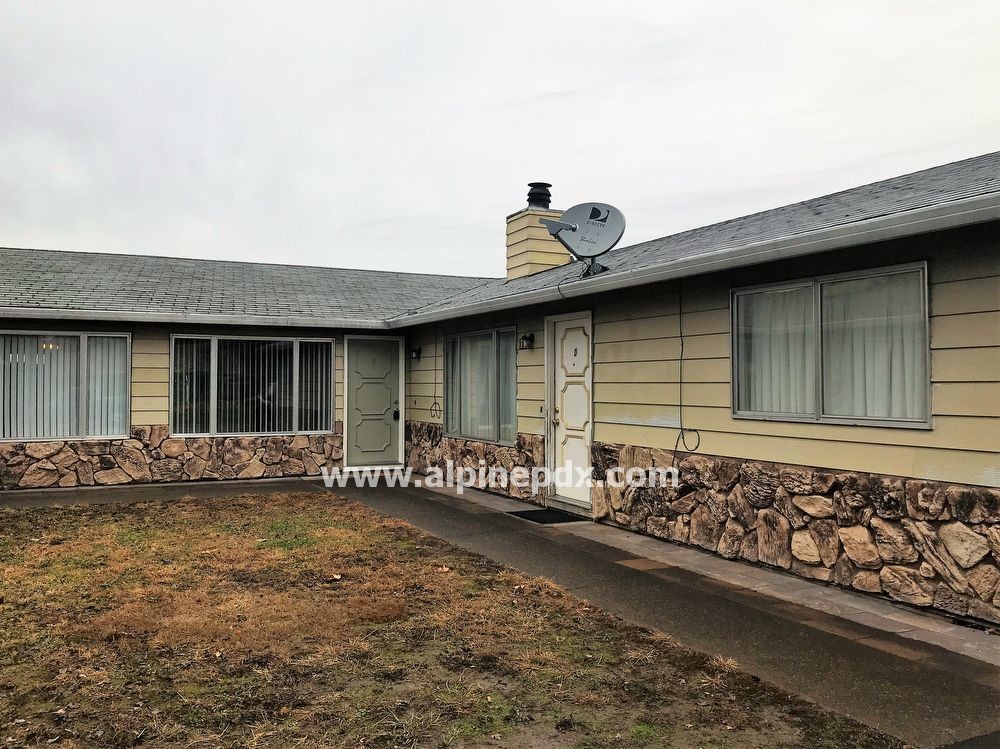Primary Photo - Cute duplex W/S/T included with rent