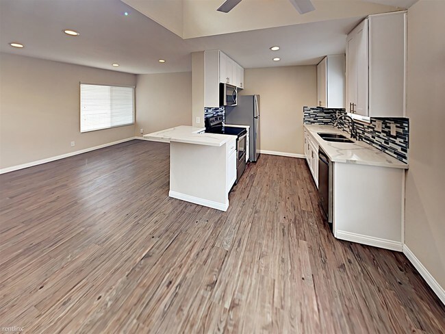 Building Photo - 1 br, 1 bath Apartment - 4514 52nd St Apt 5