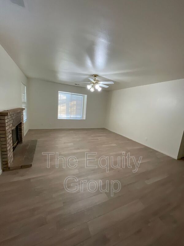 1938 Henshaw Ave, Tulare, CA 93274 House Rental in Tulare, CA