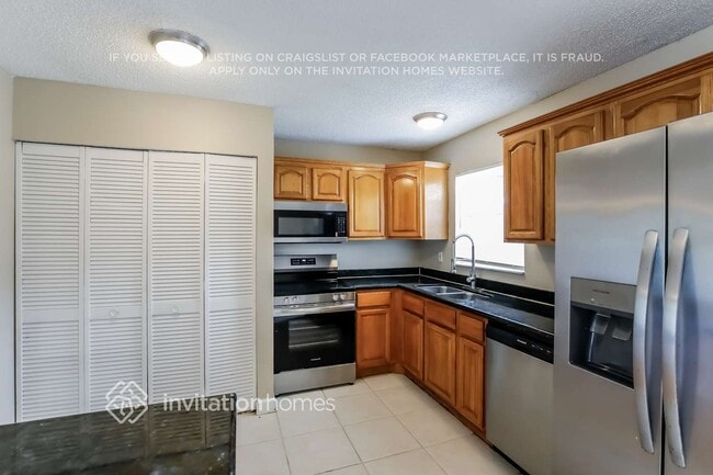 Foto del edificio - 6630 NW 24th Ct