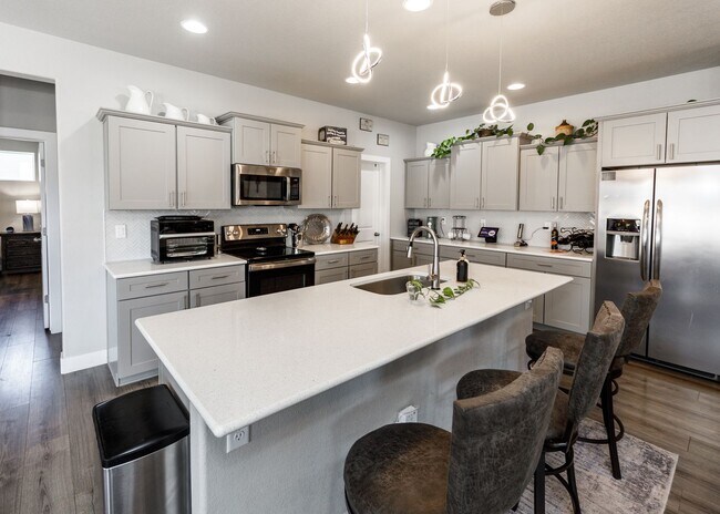 Foto del edificio - Luxury Ranch-Style Home for Rent | Wolf Ranch | D20 Schools | Pikes Peak Views
