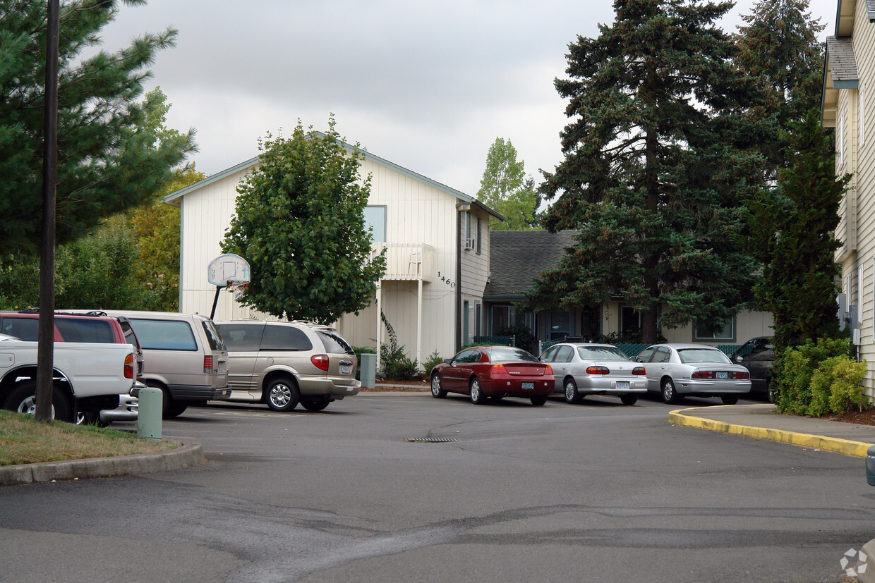 Primary Photo - Vista Apartments