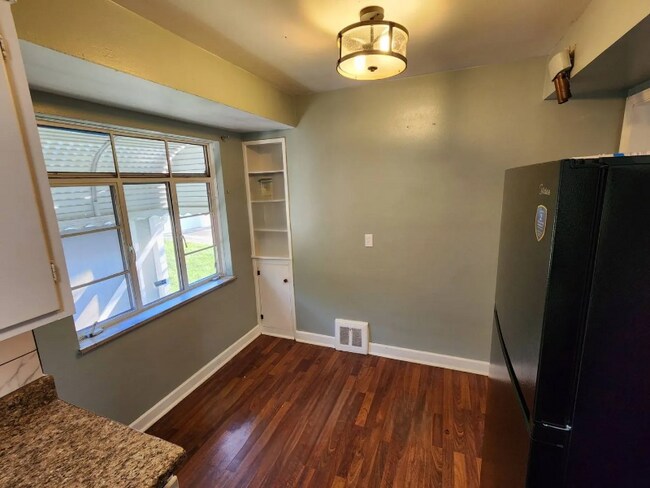 Foto del edificio - 11202 Mountview Ave