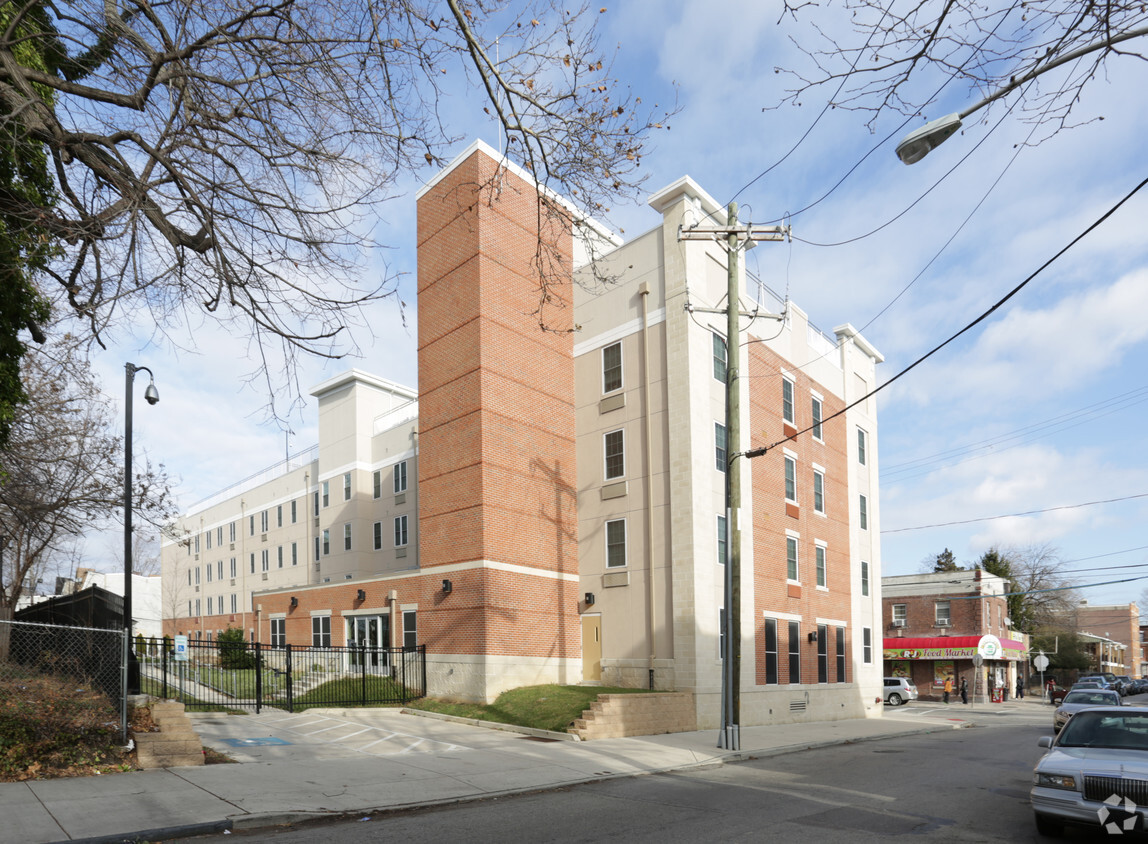 Primary Photo - Plymouth Hall Apartments