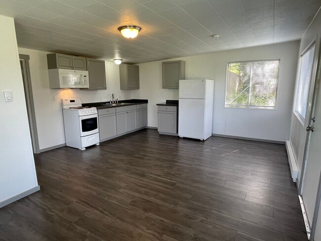 Foto del edificio - 1-Bedroom Cabin at Gooseberry Point