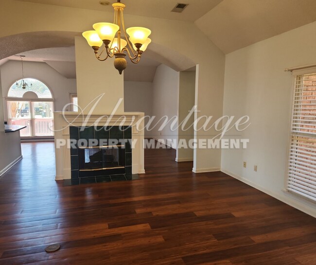 Building Photo - Nice Home in Cordova