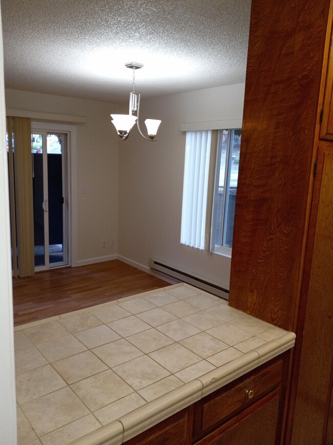Building Photo - 1133 Alameda De Las Pulgas