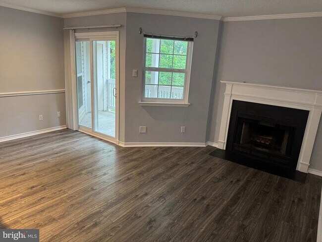 Building Photo - 1504 Lincoln Way