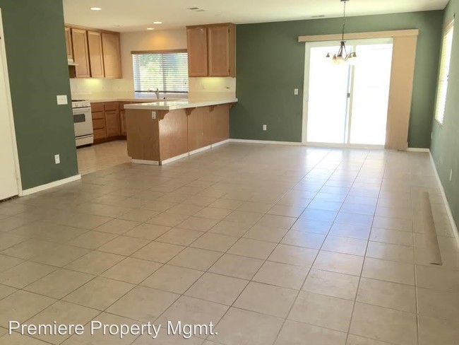Building Photo - 4 br, 2.5 bath House - 1502 Rowan Glen