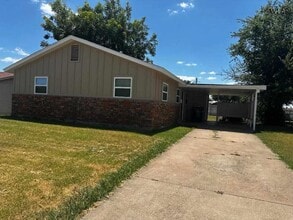 Building Photo - 1605 Avalon Pl