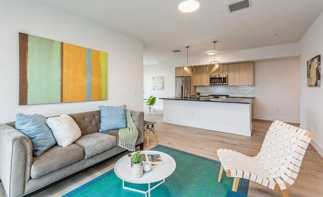 Foto del edificio - 348 BALDWIN Ave