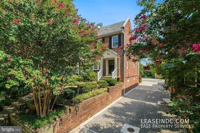 Foto del edificio - 1941 39th St NW