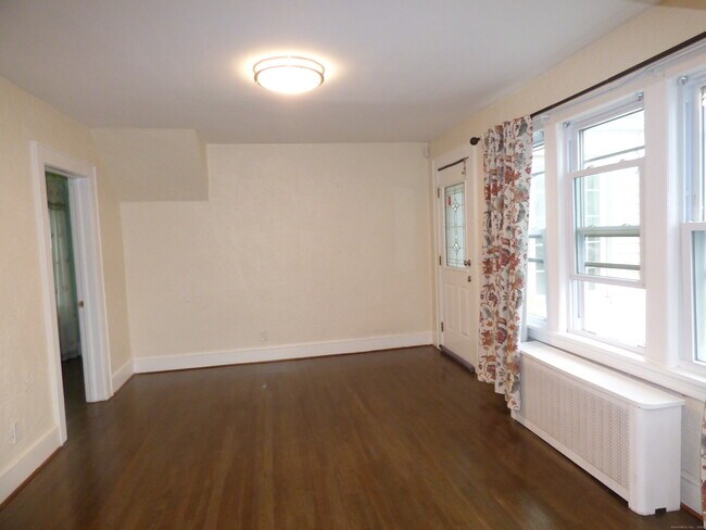 Building Photo - 1387 Norman St