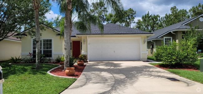 Building Photo - 810 S Lilac Loop