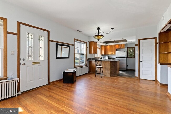 dining nook - 235 N Barton St