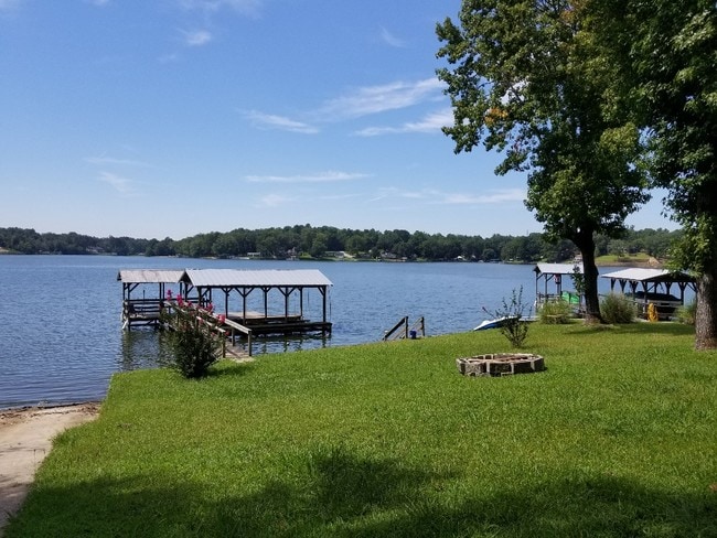 Building Photo - 134 Robbins Rd