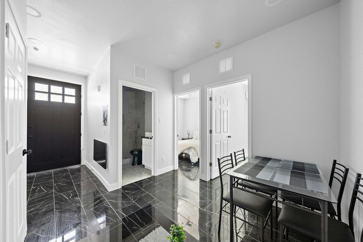 Photo - 801 Broadway Avenue J, Unit E