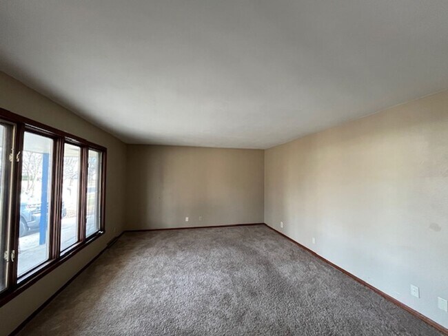 Foto del edificio - 3824 Skyview Dr