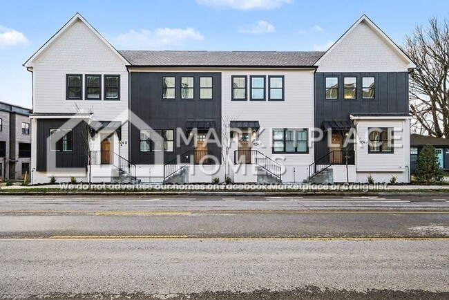 Photo - 1034 E Trinity Ln Townhome