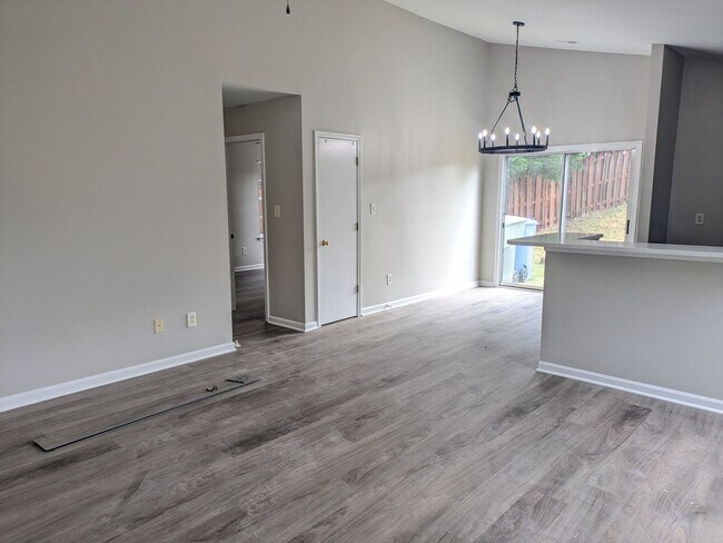 Foto del edificio - Recently Updated Ranch in Brantley Place!