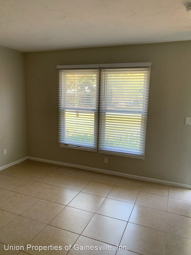 Building Photo - 2 br, 1.5 bath House - 3727 SW 28th Terr A...