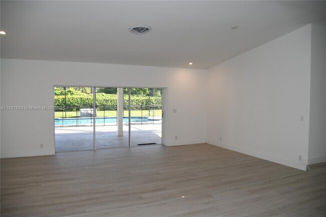 Foto del edificio - 7200 SW 132nd St