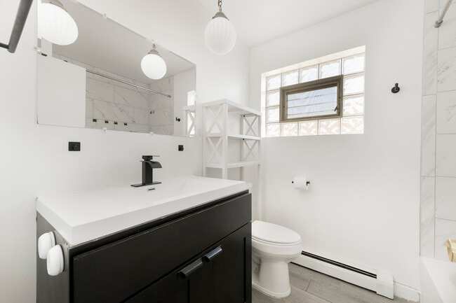 Building Photo - 5311 N Northwest Hwy