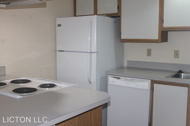 Foto del edificio - 9242 Ashworth Ave N