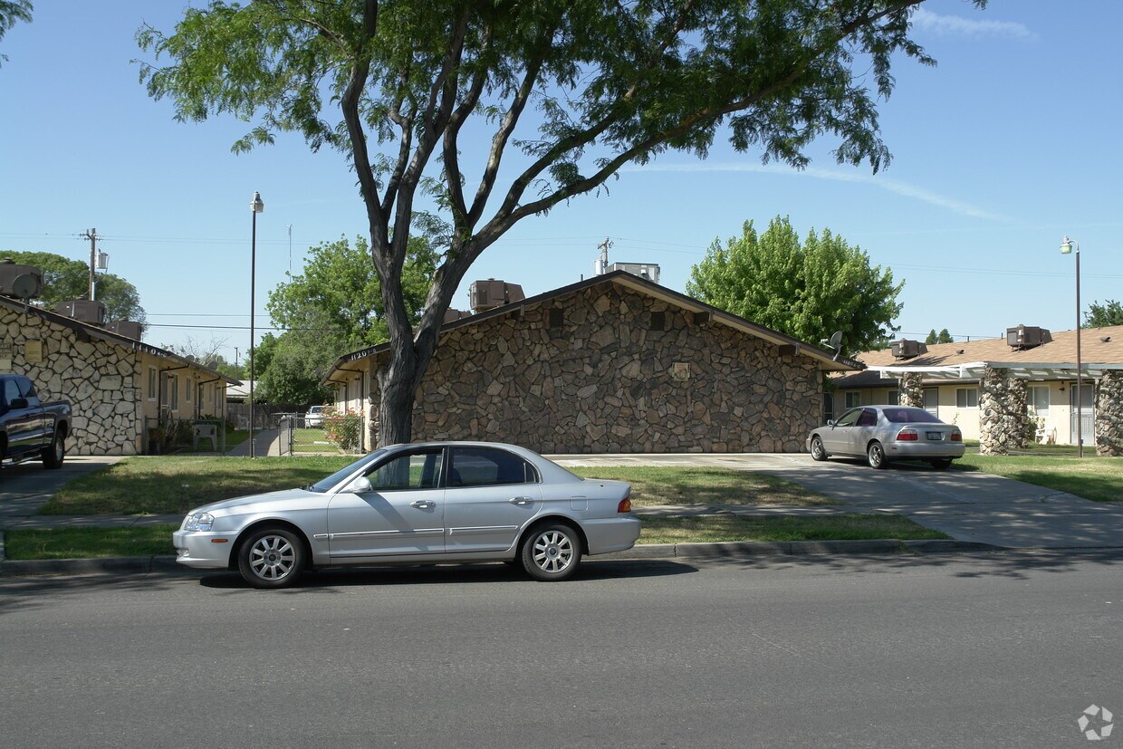 Foto principal - 1120-1130 W 12th St
