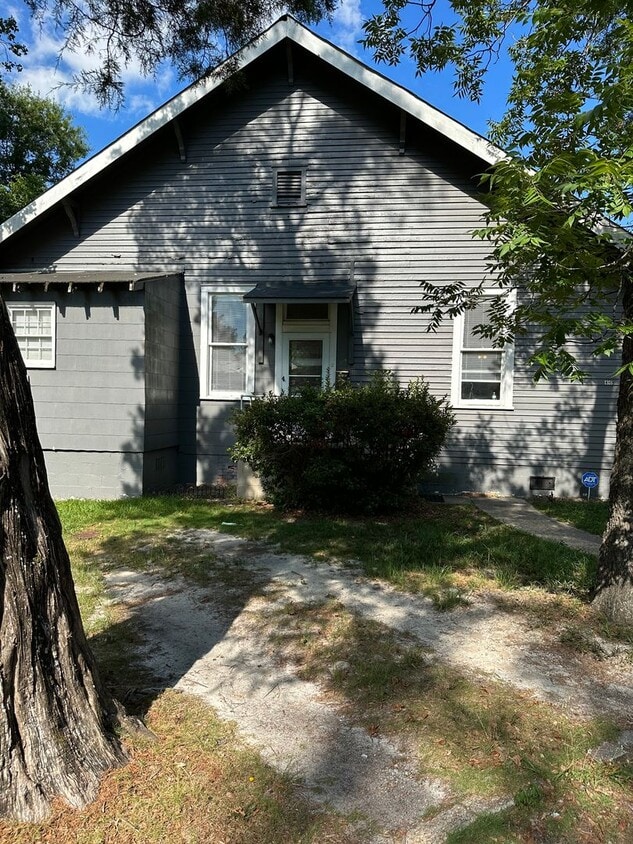 Primary Photo - 1318 Forest Ave