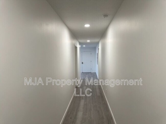 Foto del edificio - 500 East Fort Union Blvd