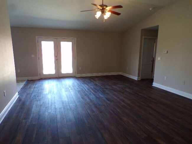 Building Photo - 3890 Elevator Ct
